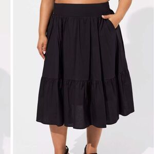Torrid Black Midi Cotton Blend Poplin Tiered Skirt Lined pockets A-Line size 2
